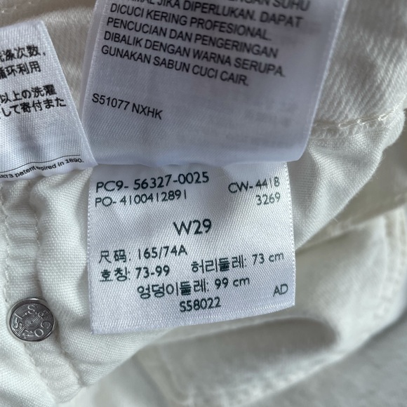 Levi’s 501 High Rise Shorts - Picture 5 of 5